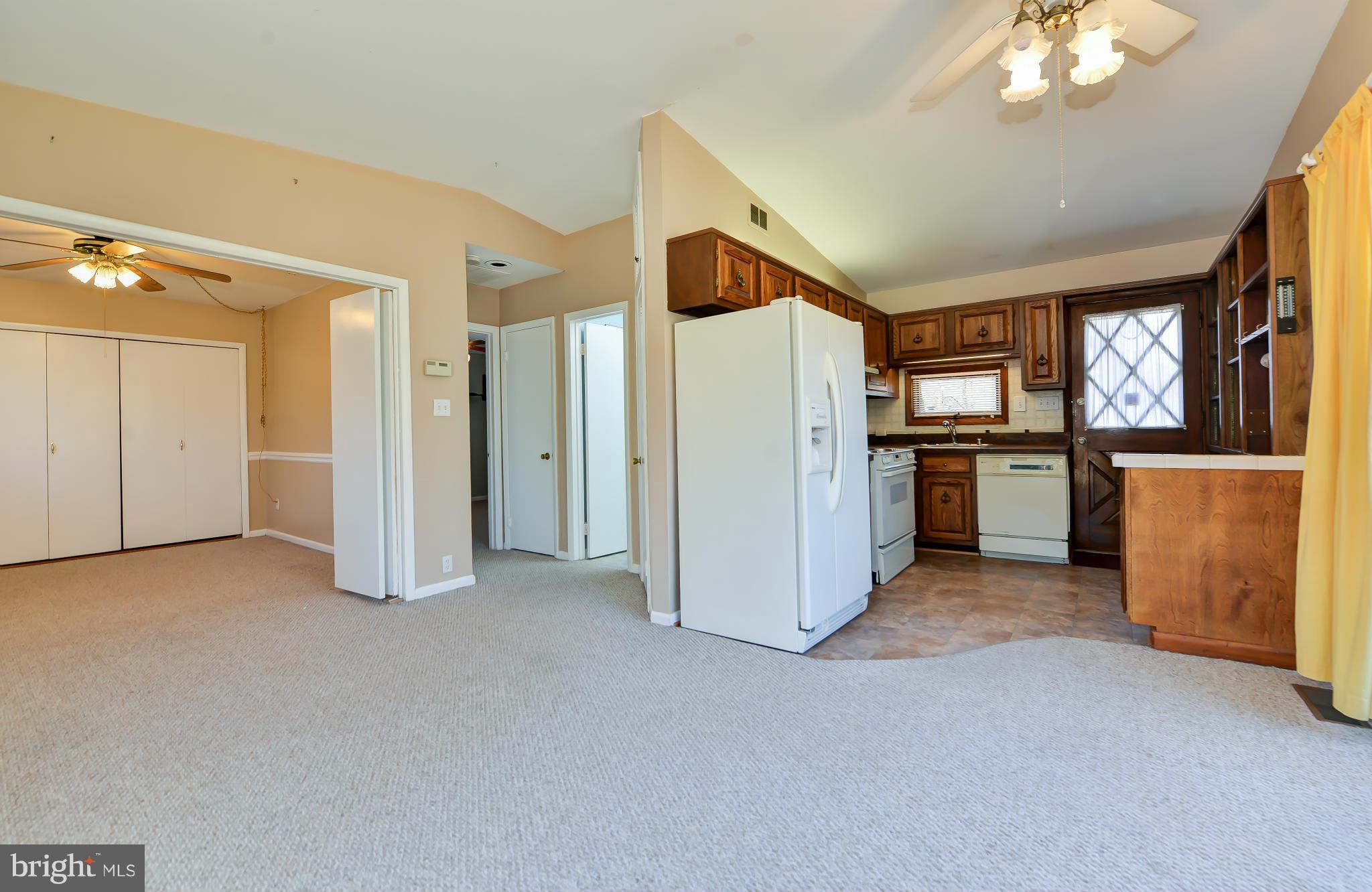 4212 Old Mill Road Alexandria, VA 22309 - Photo 22 of 30 Apartment Living Room