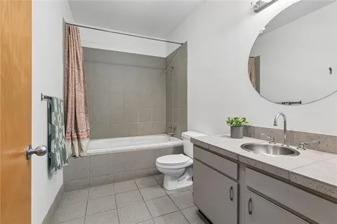 $645,000 | 441 Gravier Street, Unit 10, New Orleans, LA 70130