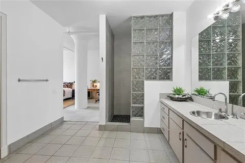 $645,000 | 441 Gravier Street, Unit 10, New Orleans, LA 70130
