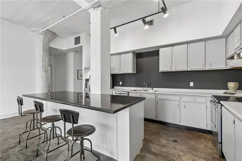 $645,000 | 441 Gravier Street, Unit 10, New Orleans, LA 70130