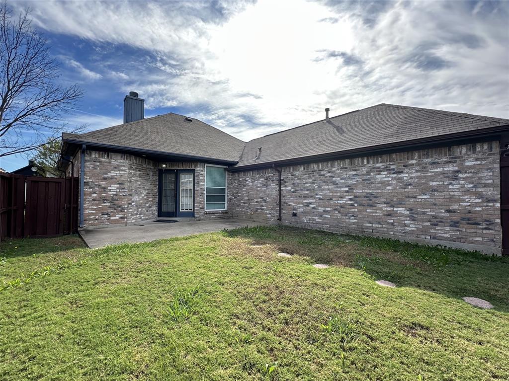 2017 Birch Bend Mesquite, TX 75181 - Photo 30 of 30 a backyard of a house with lots of green space