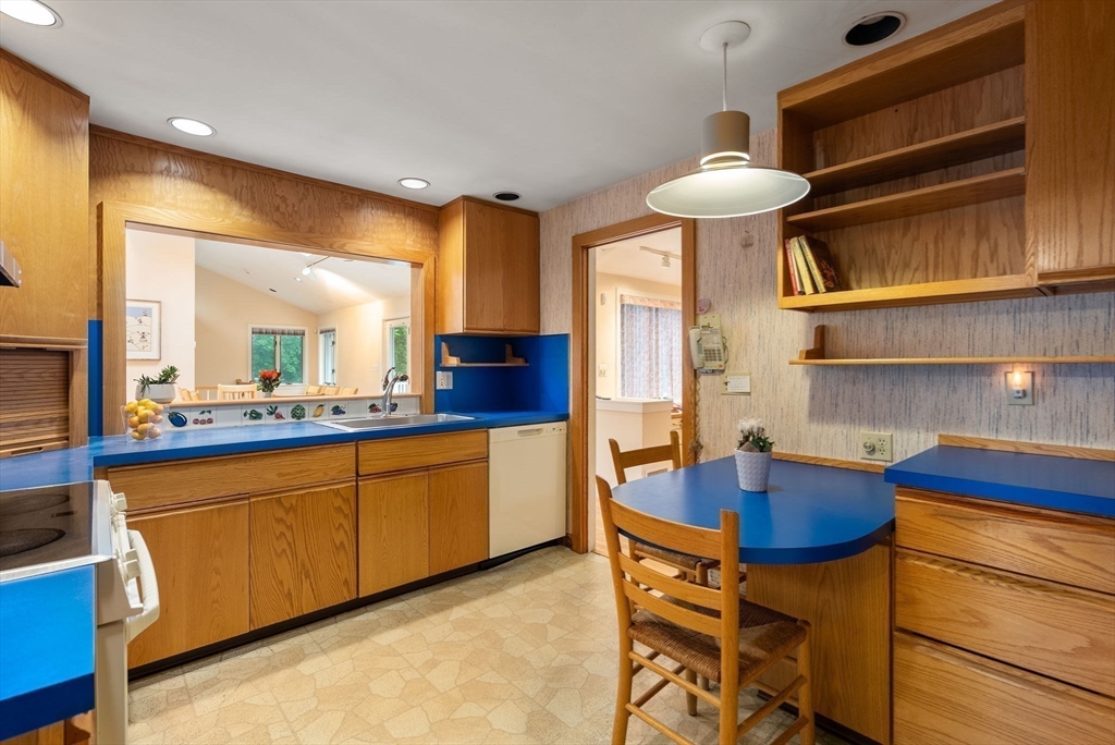 75 Allen Street Lexington, MA 02421 - Photo 12 of 38 Gallery Image 12
