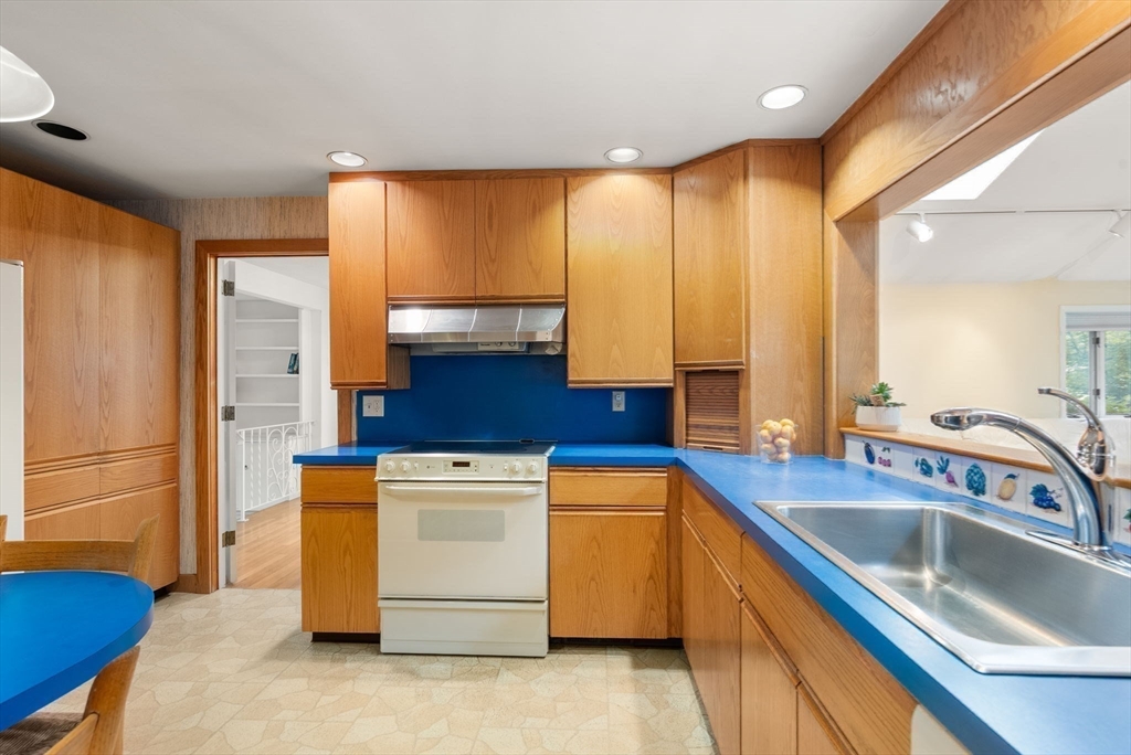 75 Allen Street Lexington, MA 02421 - Photo 13 of 38 Gallery Image 13