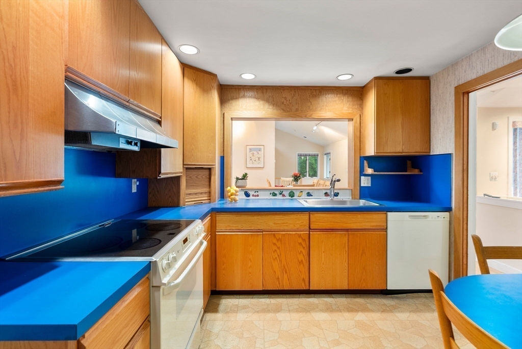 75 Allen Street Lexington, MA 02421 - Photo 14 of 38 Gallery Image 14