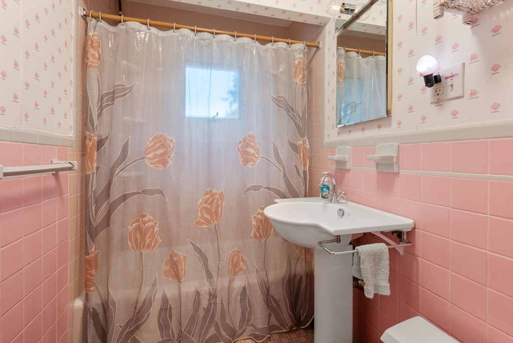 75 Allen Street Lexington, MA 02421 - Photo 23 of 38 Gallery Image 23
