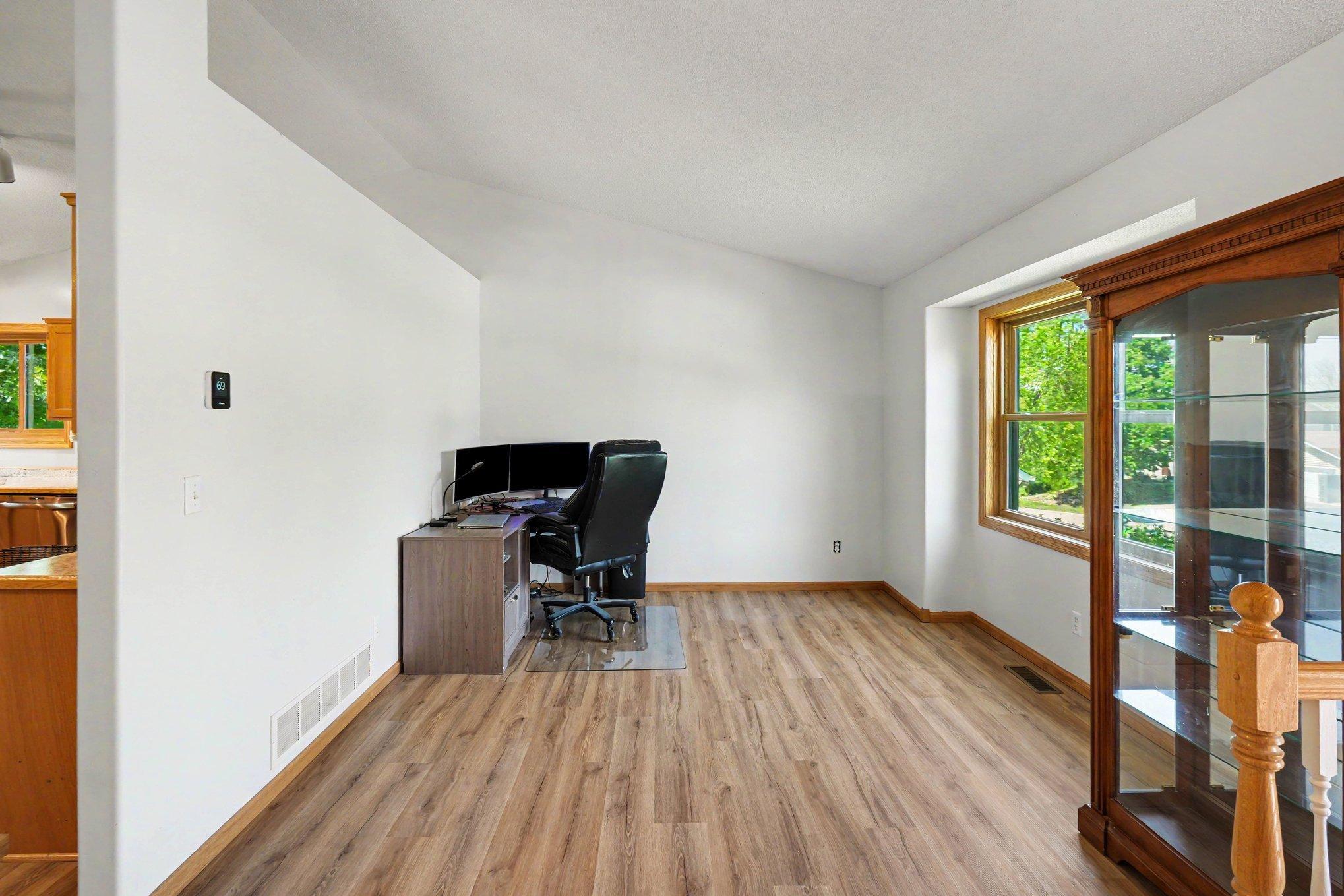 517 Upland Road Northwest St. Michael, MN 55376 - Photo 10 of 30