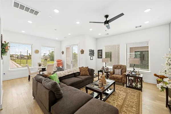 $3,000 | 2502 Tuam Street, Houston, TX 77004
