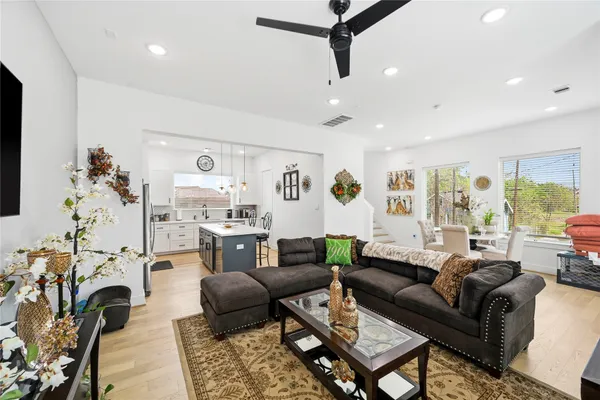 $3,000 | 2502 Tuam Street, Houston, TX 77004