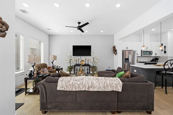 $3,000 | 2502 Tuam Street, Houston, TX 77004