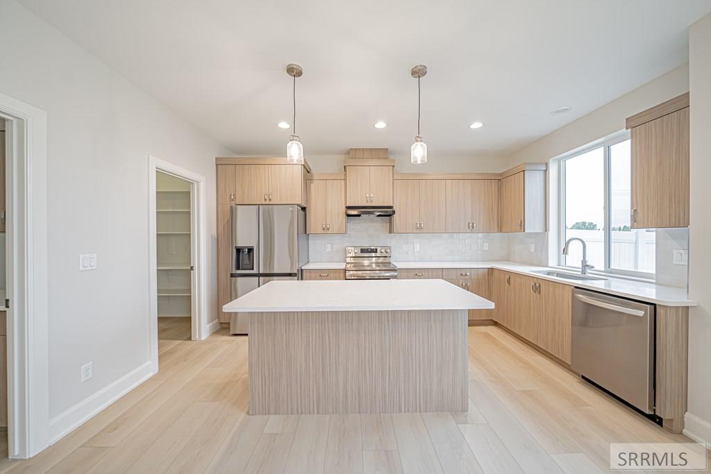 2062 47th Street Ammon, ID 83401 - Photo 8 of 28