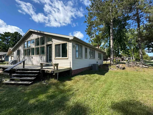 $375,000 | 5204 County Highway North, Oconto, WI 54153
