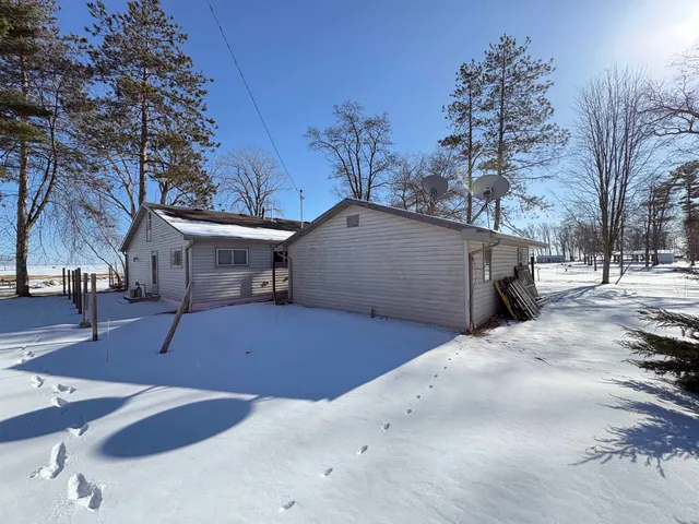 $375,000 | 5204 County Highway North, Oconto, WI 54153