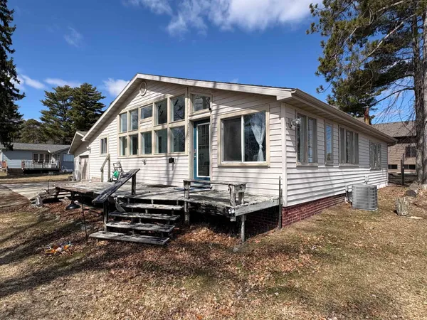 $375,000 | 5204 County Highway North, Oconto, WI 54153