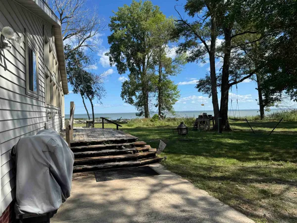 $375,000 | 5204 County Highway North, Oconto, WI 54153