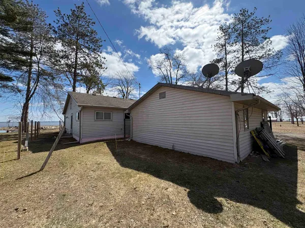 $375,000 | 5204 County Highway North, Oconto, WI 54153