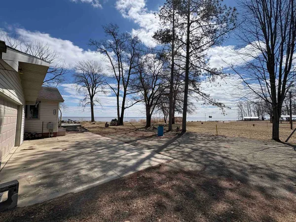 $375,000 | 5204 County Highway North, Oconto, WI 54153