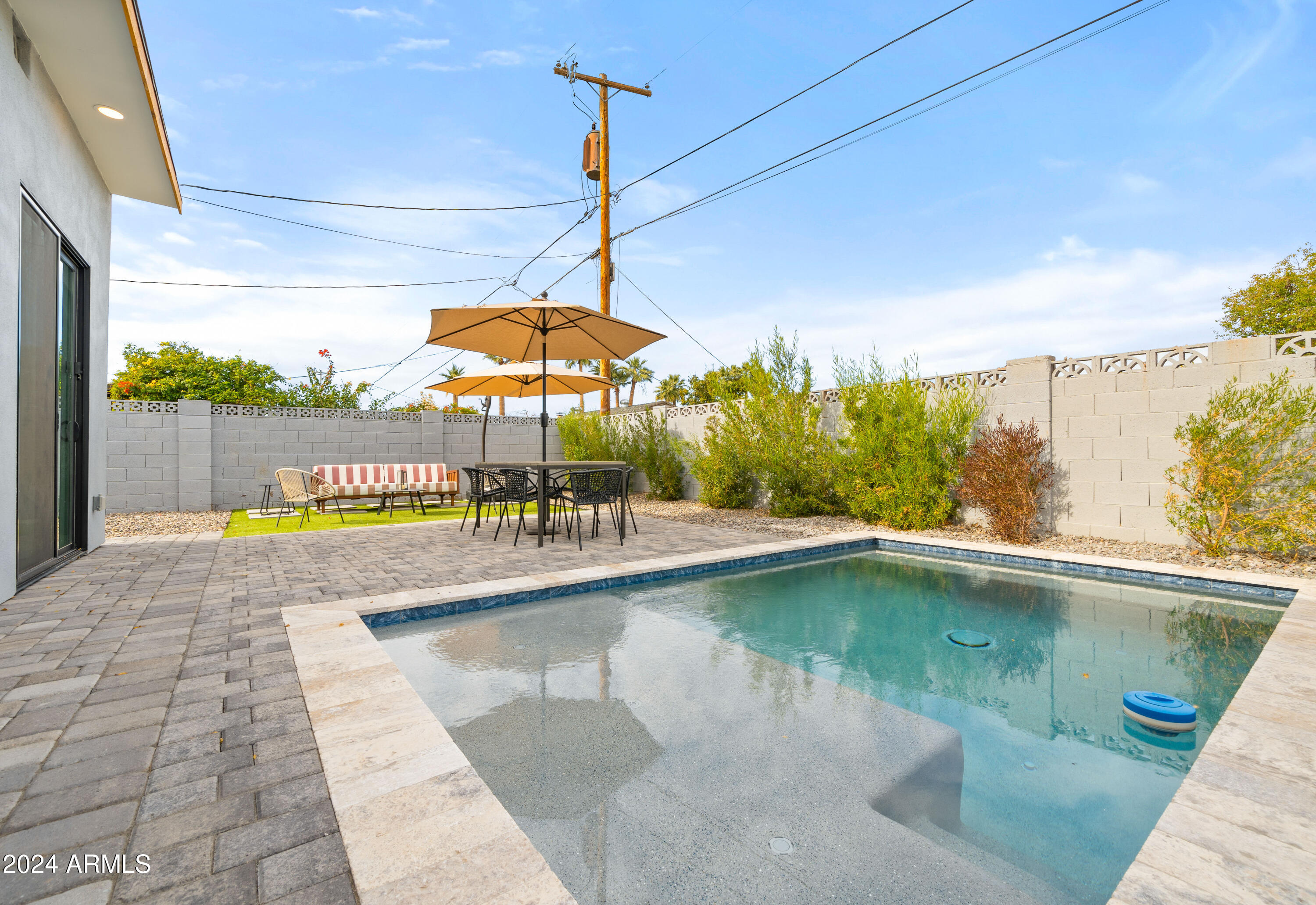 208 East Griswold Road Phoenix, AZ 85020 - Photo 15 of 39 backyard1