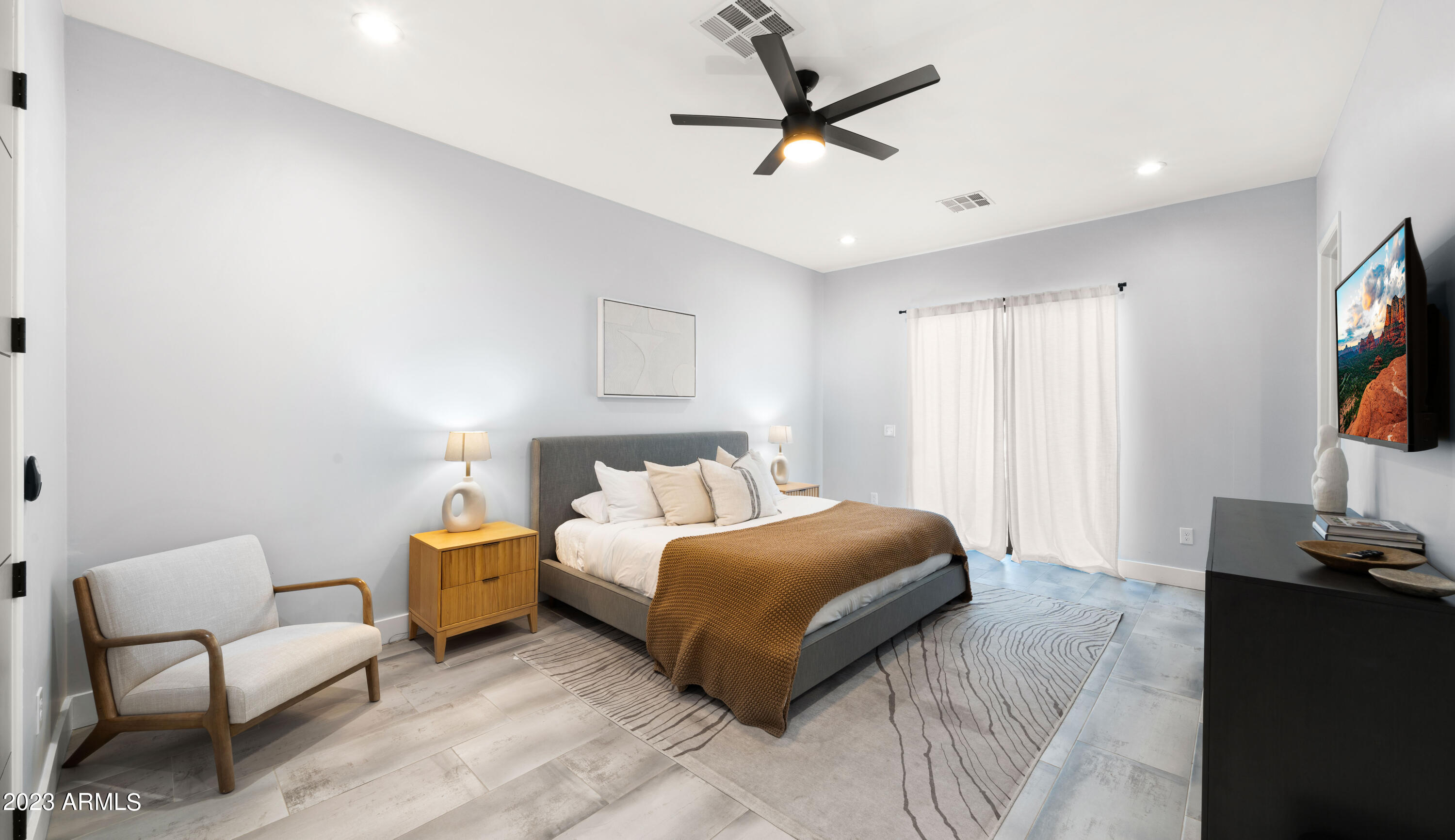 208 East Griswold Road Phoenix, AZ 85020 - Photo 25 of 39 primary suite3