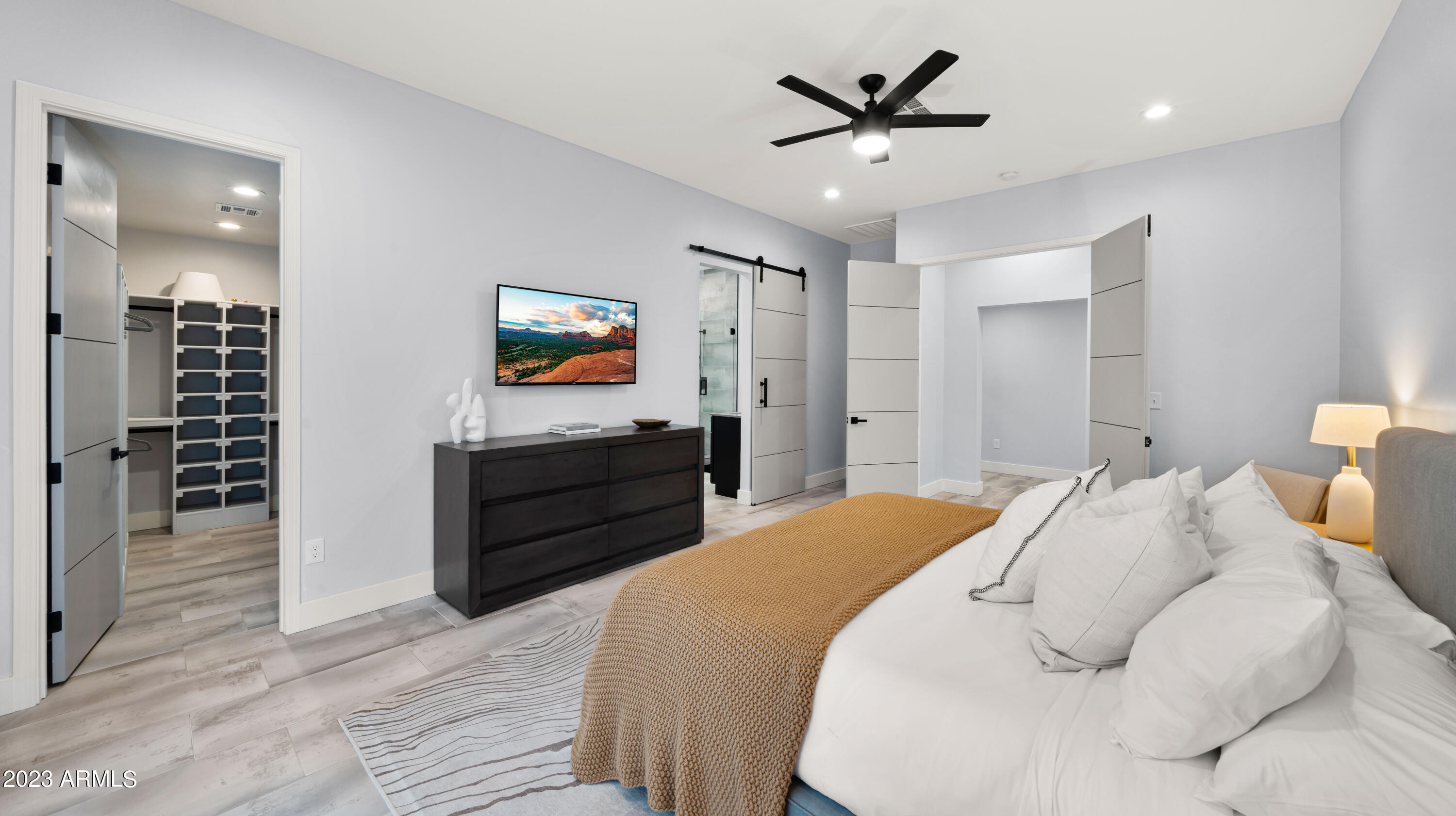 208 East Griswold Road Phoenix, AZ 85020 - Photo 28 of 39 primary suite4