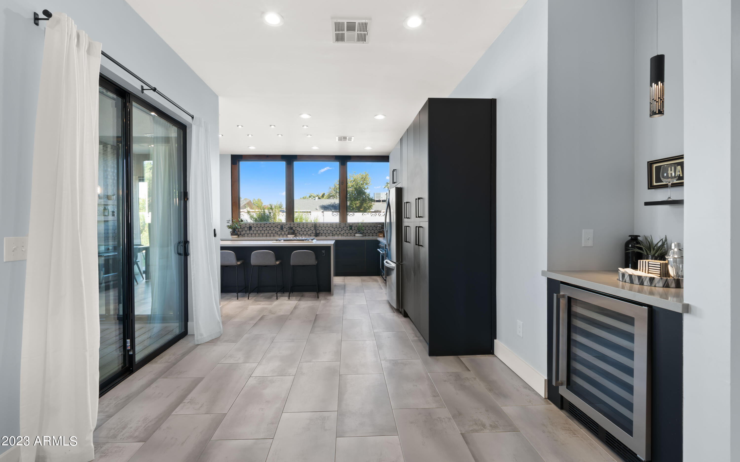 208 East Griswold Road Phoenix, AZ 85020 - Photo 8 of 39 Kitchen2