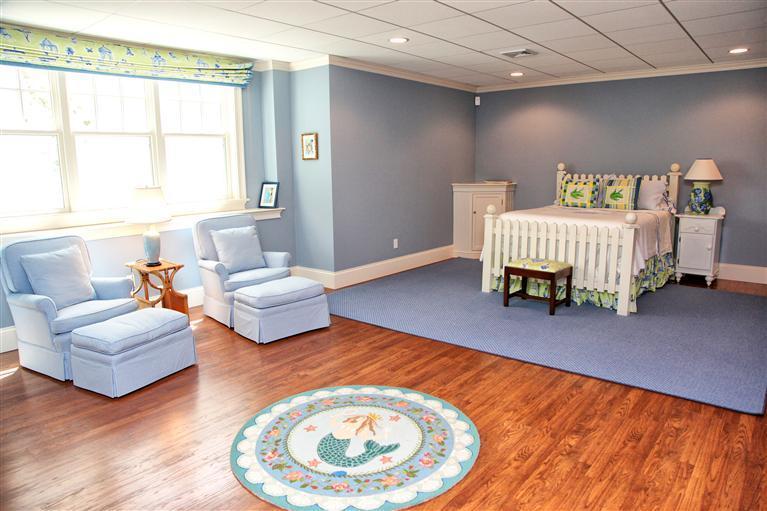 268 Parker Road Osterville, MA 02655 - Photo 25 of 28 a living room with furniture and a large window