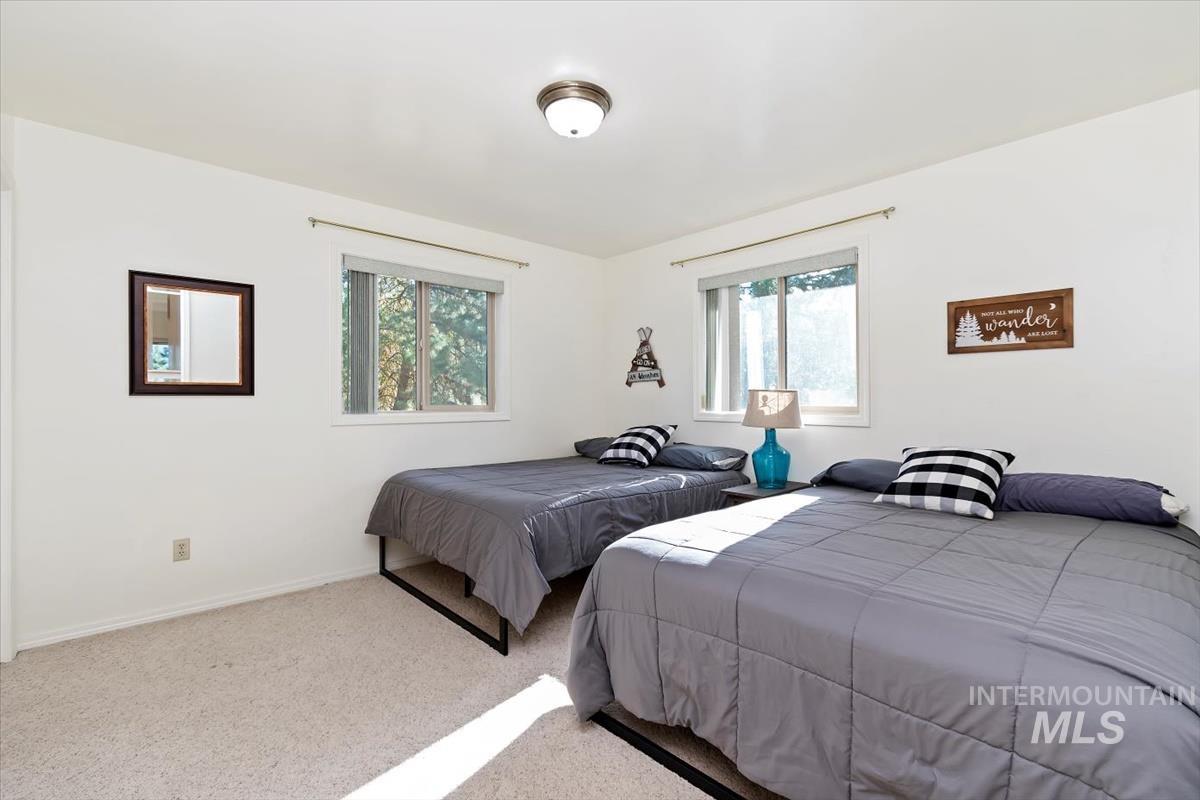 1496 Pine Ridge Drive Cascade, ID 83611 - Photo 13 of 48
