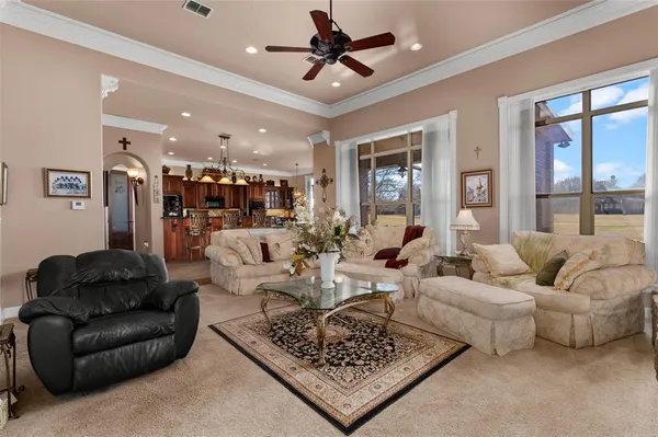 $565,000 | 520 Canterbury Lane, Bossier City, LA 71111