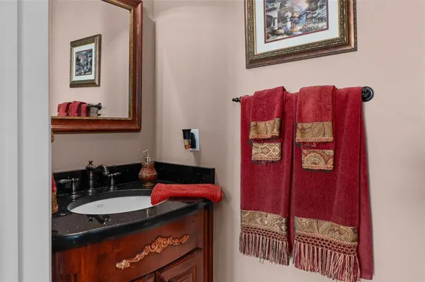 $565,000 | 520 Canterbury Lane, Bossier City, LA 71111