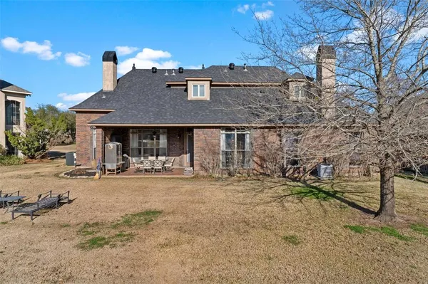 $565,000 | 520 Canterbury Lane, Bossier City, LA 71111