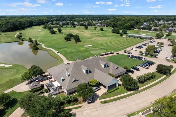 $565,000 | 520 Canterbury Lane, Bossier City, LA 71111