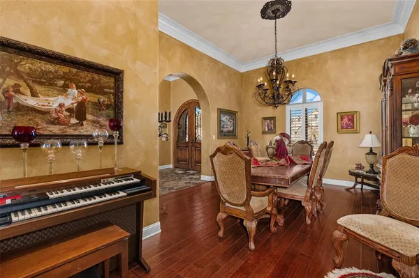 $565,000 | 520 Canterbury Lane, Bossier City, LA 71111