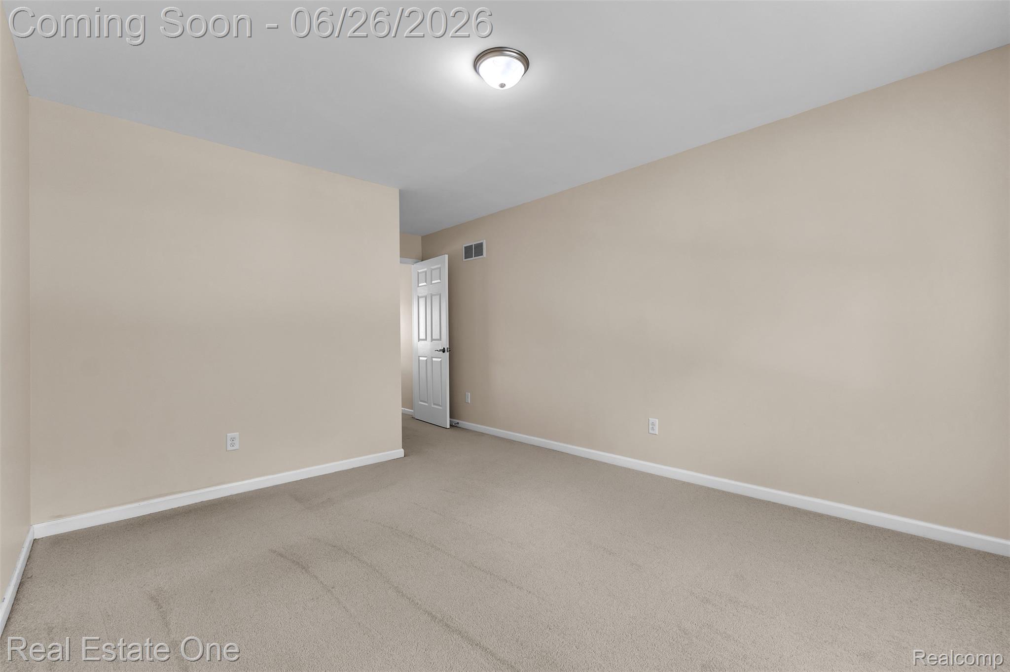 41590 Mitchell Road Novi, MI 48377 - Photo 23 of 45 Neutral tone wall finishes
