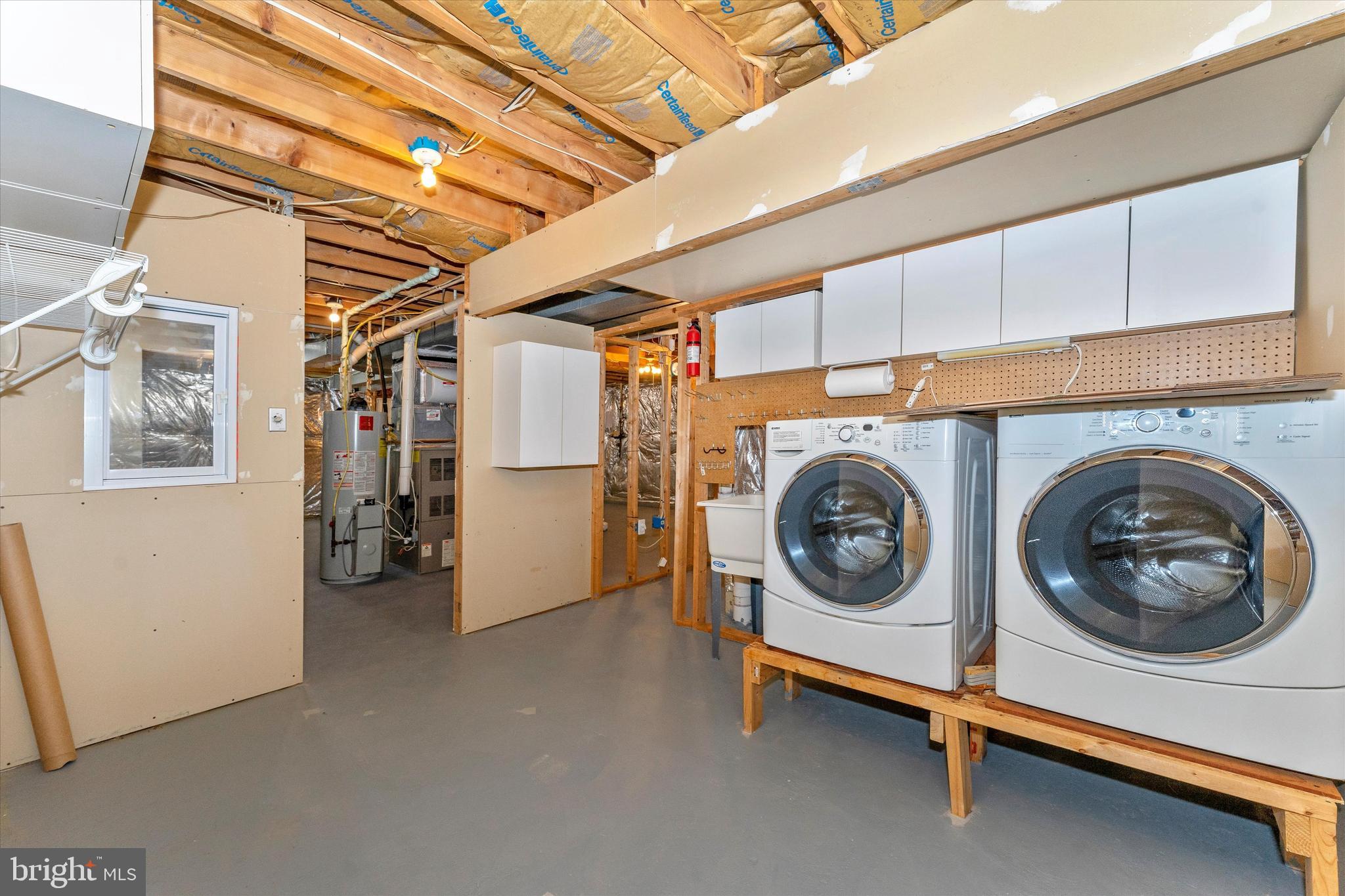 6385 Waterloo Road Elkridge, MD 21075 - Photo 29 of 36 Washer and dryer convey