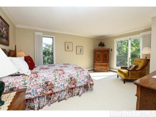 5501 Dewey Hill Road, Unit 323 Edina, MN 55439 - Photo 9 of 18