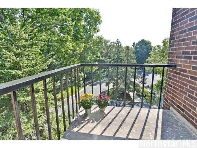 5501 Dewey Hill Road, Unit 323 Edina, MN 55439 - Photo 10 of 18