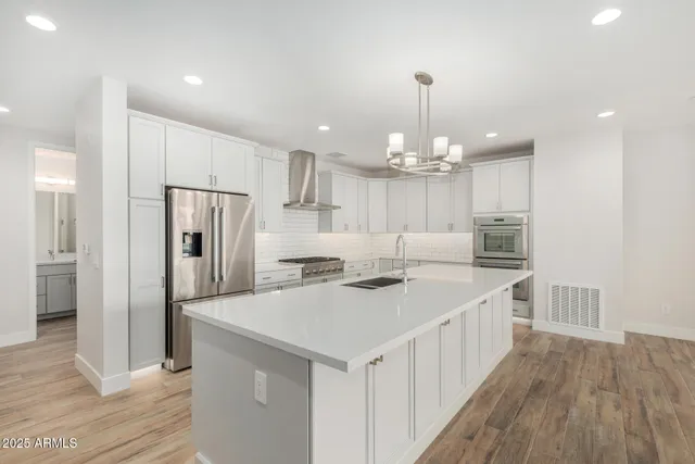 $5,000 | 4525 North 40th Street, Unit 8, Phoenix, AZ 85018