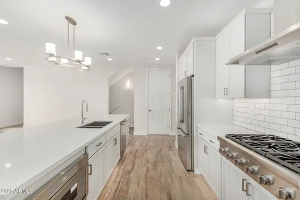 $5,000 | 4525 North 40th Street, Unit 8, Phoenix, AZ 85018