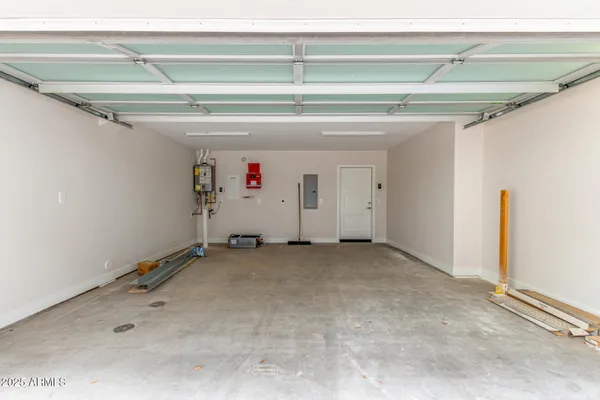 $5,000 | 4525 North 40th Street, Unit 8, Phoenix, AZ 85018
