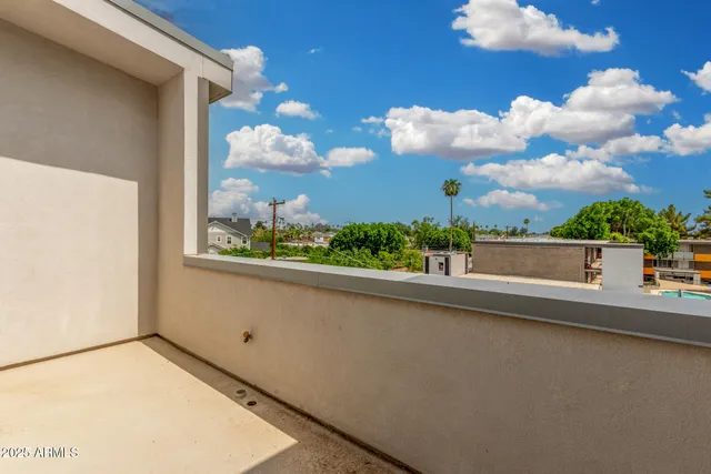 $5,000 | 4525 North 40th Street, Unit 8, Phoenix, AZ 85018