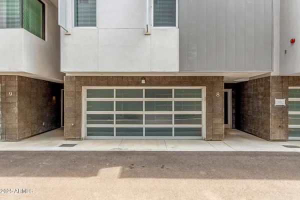 $5,000 | 4525 North 40th Street, Unit 8, Phoenix, AZ 85018