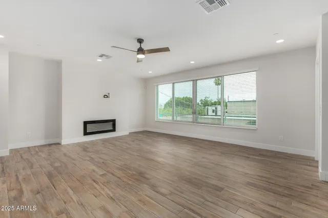 $5,000 | 4525 North 40th Street, Unit 8, Phoenix, AZ 85018