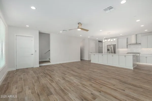 $5,000 | 4525 North 40th Street, Unit 8, Phoenix, AZ 85018