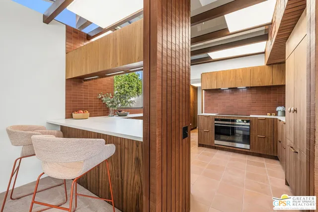 $3,100,000 | 695 North Camino Real, Palm Springs, CA 92262