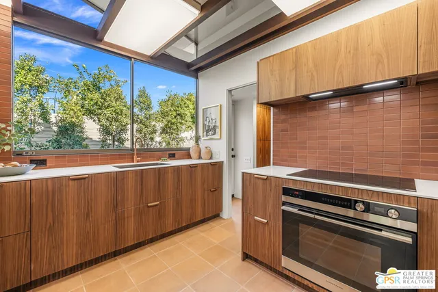 $3,100,000 | 695 North Camino Real, Palm Springs, CA 92262