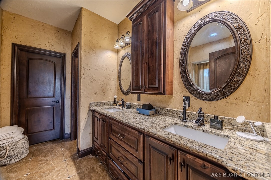 50 Go Ye Ranch Road Brumley, MO 65017 - Photo 19 of 45 Primary bath