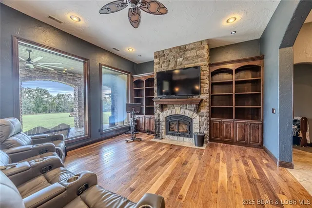 $739,900 | 50 Go Ye Ranch Road, Brumley, MO 65017