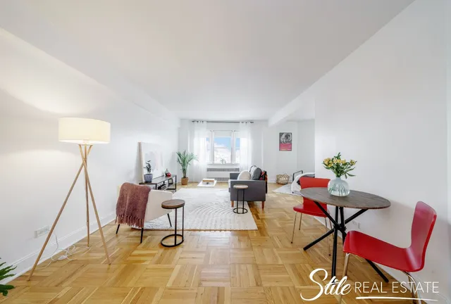 $715,000 | 34 Plaza Street East, Unit 1201 | Prospect Heights