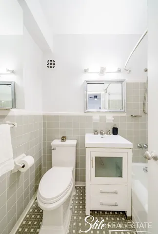 $715,000 | 34 Plaza Street East, Unit 1201 | Prospect Heights