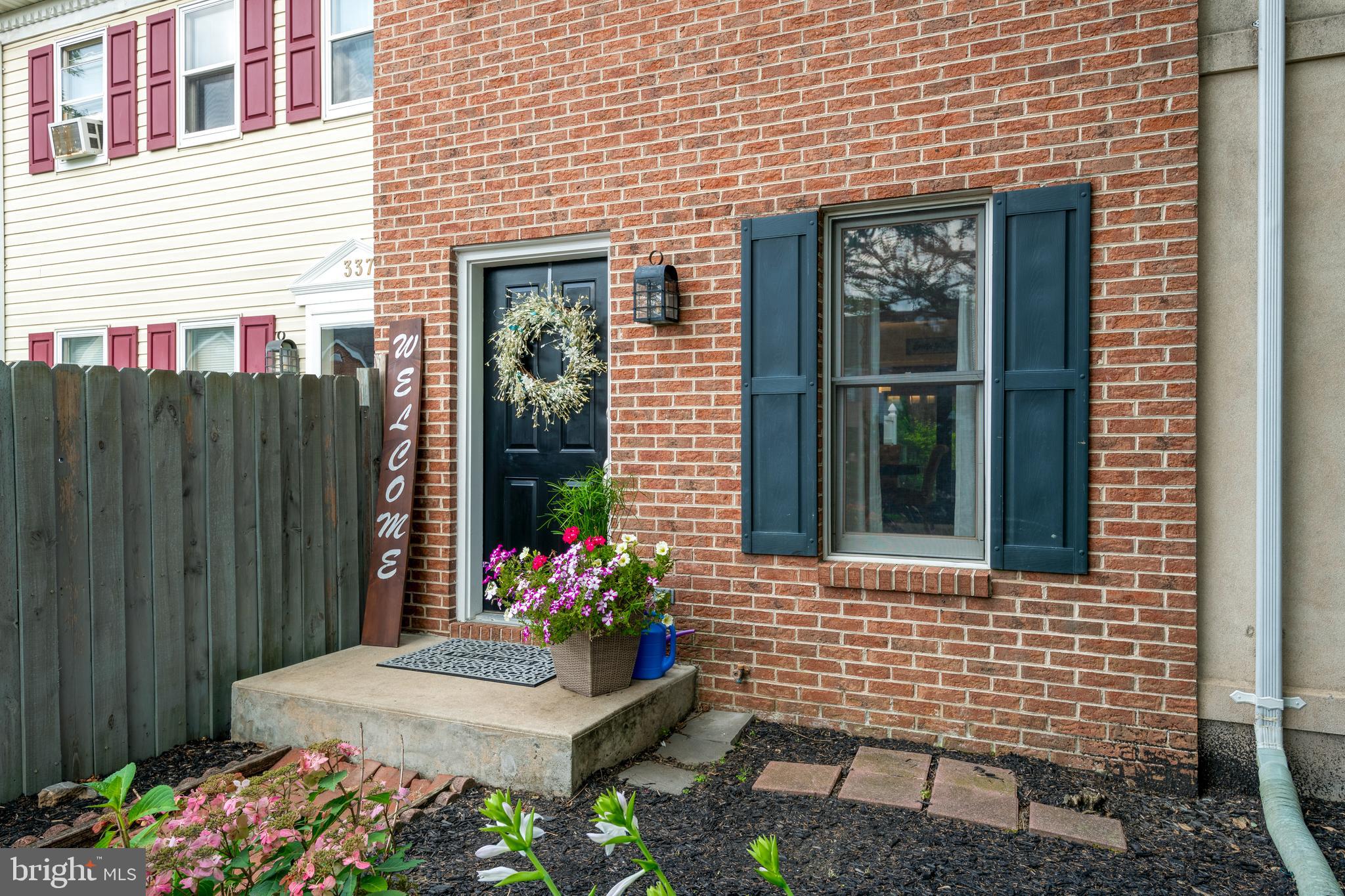 335 Cardinal Road Lititz, PA 17543 - Photo 5 of 33