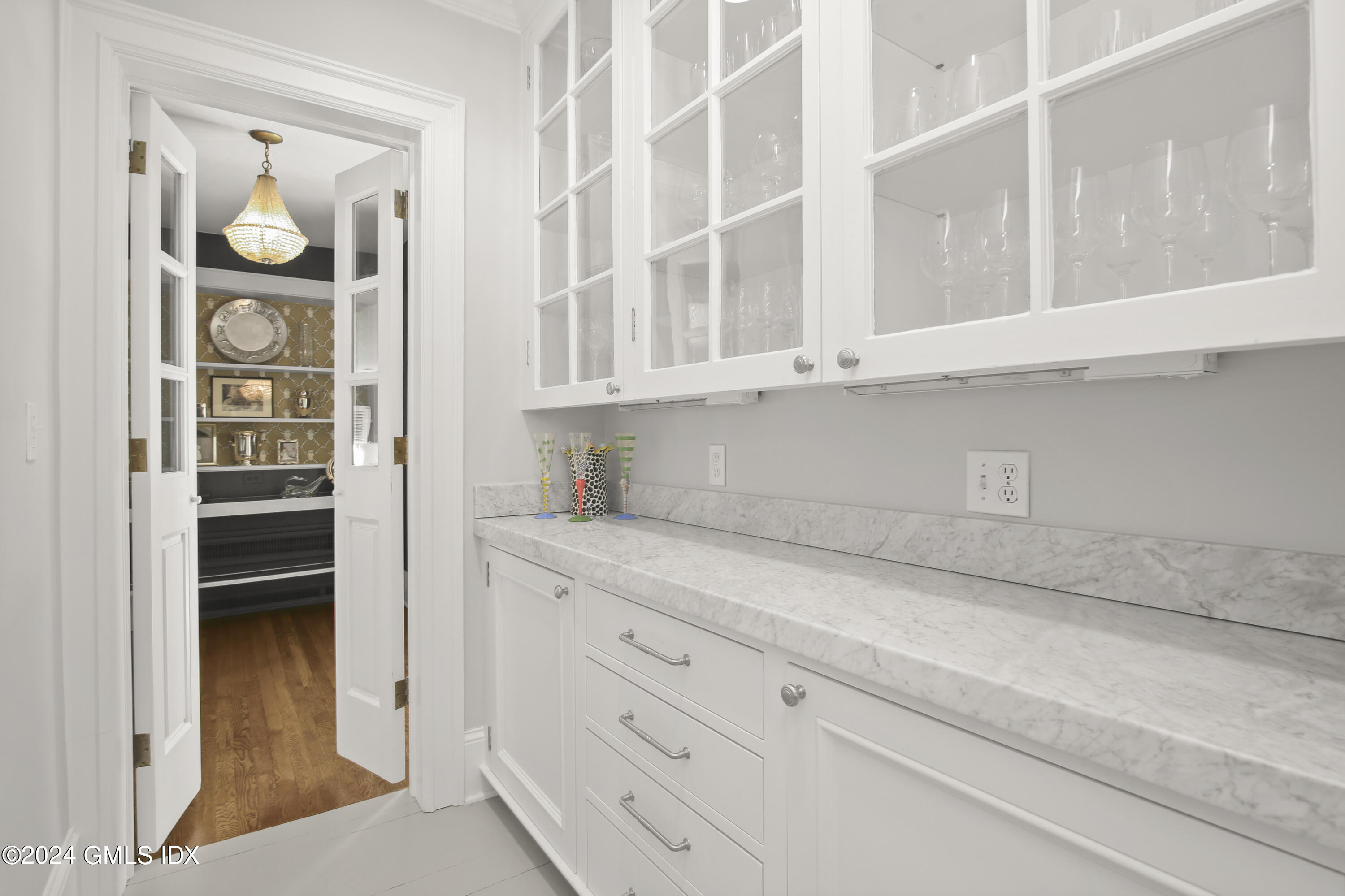 25 Evergreen Road Greenwich, CT 06830 - Photo 12 of 26 25 Evergreen Rd Greenwich CT-print-035-0